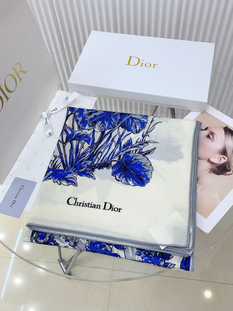 CHRISTIAN DIOR